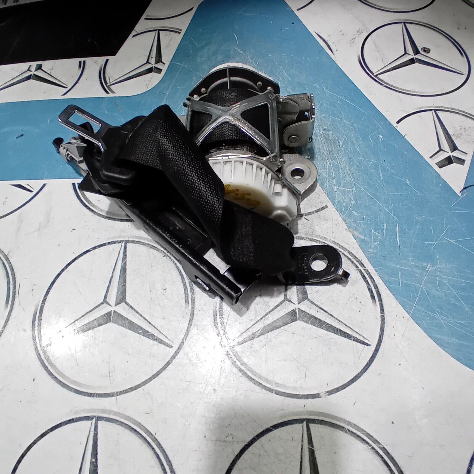 2009/2016 MERCEDES E300 W212 ESTATE DRIVER RIGHT SIDE REAR SEAT BELT A2128606085