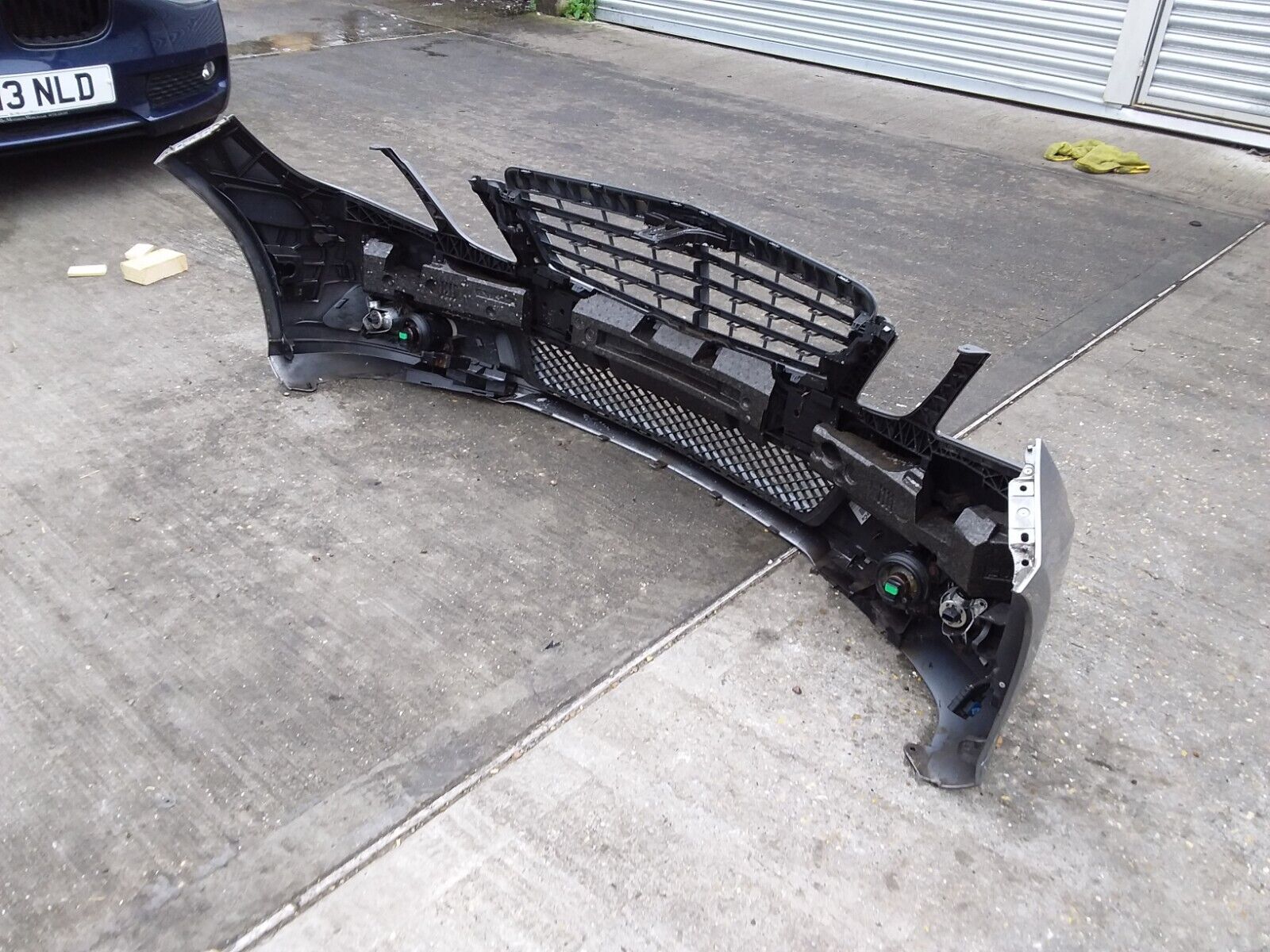 MERCEDES BENZ E CLASS W212 2011-2013 USED FRONT BUMPER COMPLETE SILVER PFL