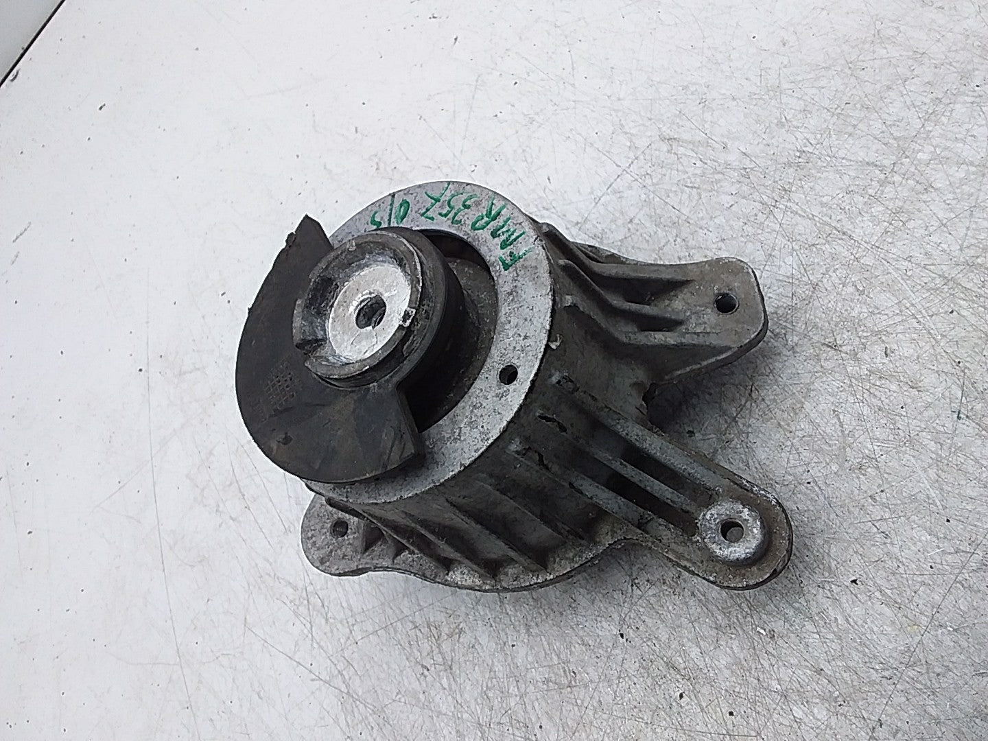 MERCEDES BENZ  E-CLASS  W213  ENGINE MOUNT RIGHT OS A2132400600 FMR357