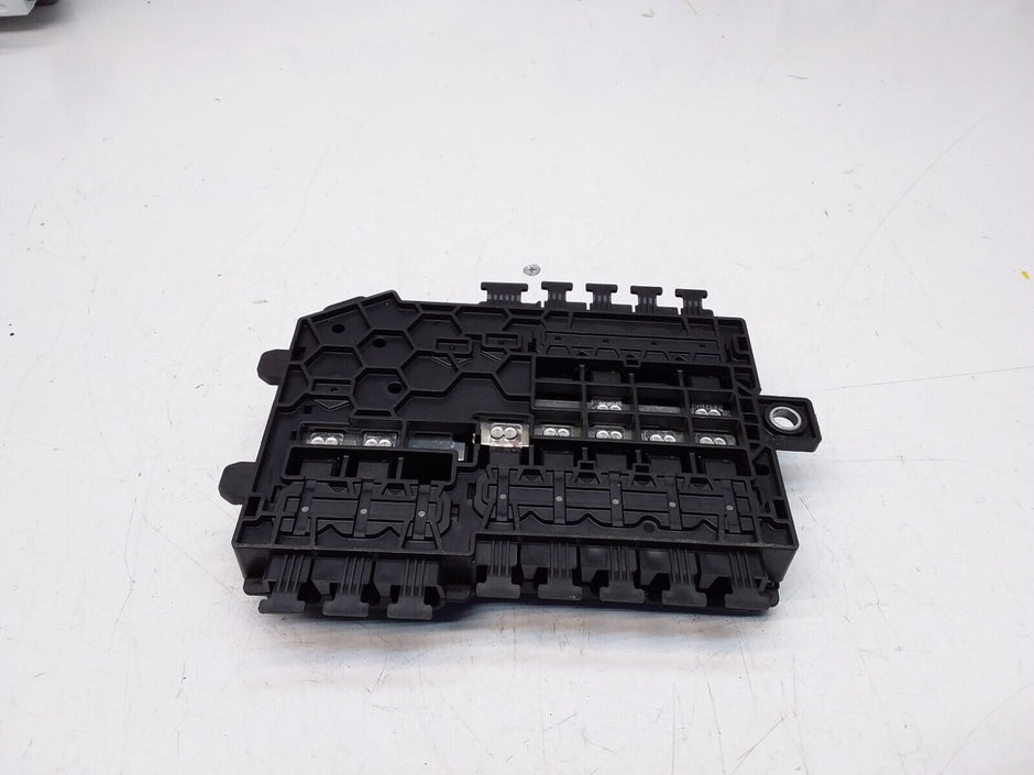 Mercedes C-Class W205 Front Inboard Fuxebox Module Unit A2055402850 FM00356