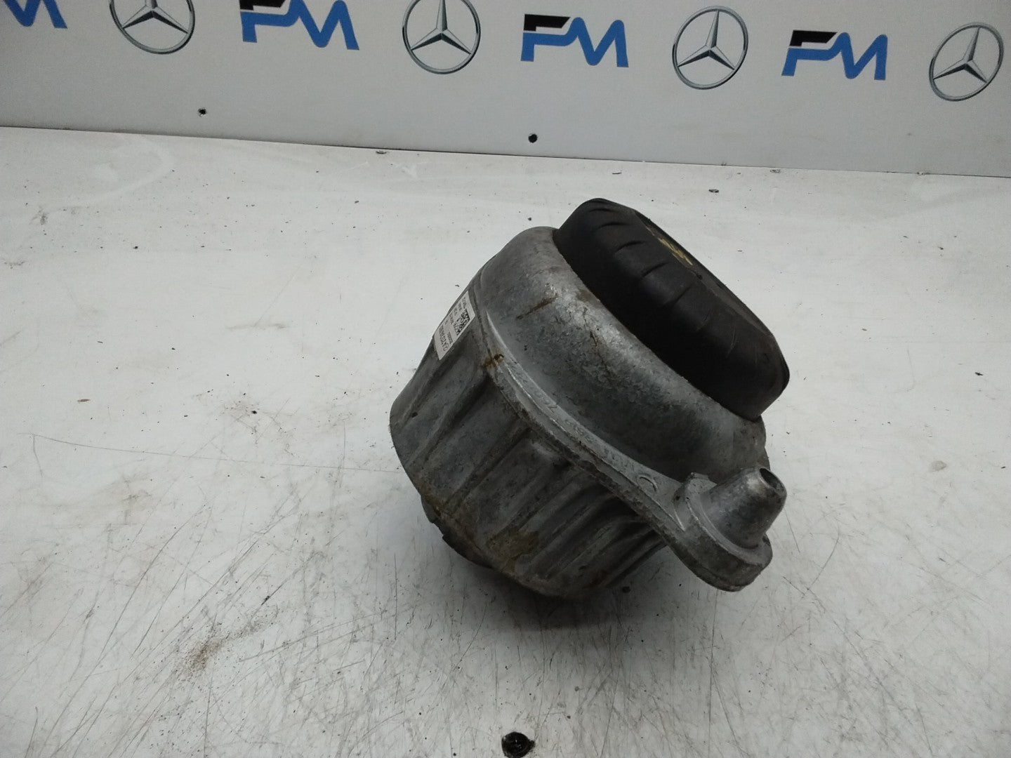 MERCEDES BENZ  E-CLASS W213 ENGINE SUPPORT BRACKET LEFT A2132400500 FMR68