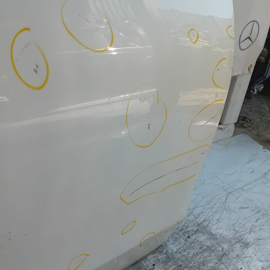 MERCEDES BENZ C-CLASS W205 DRIVER FRONT DOOR OSF 2014 WHITE  FMD507