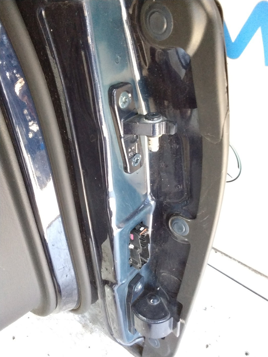 MERCEDES E-CLASS W213 SLN PASSENGER FRONTDOOR NSF BLUE 2016-2023 COMPLETE FMD570