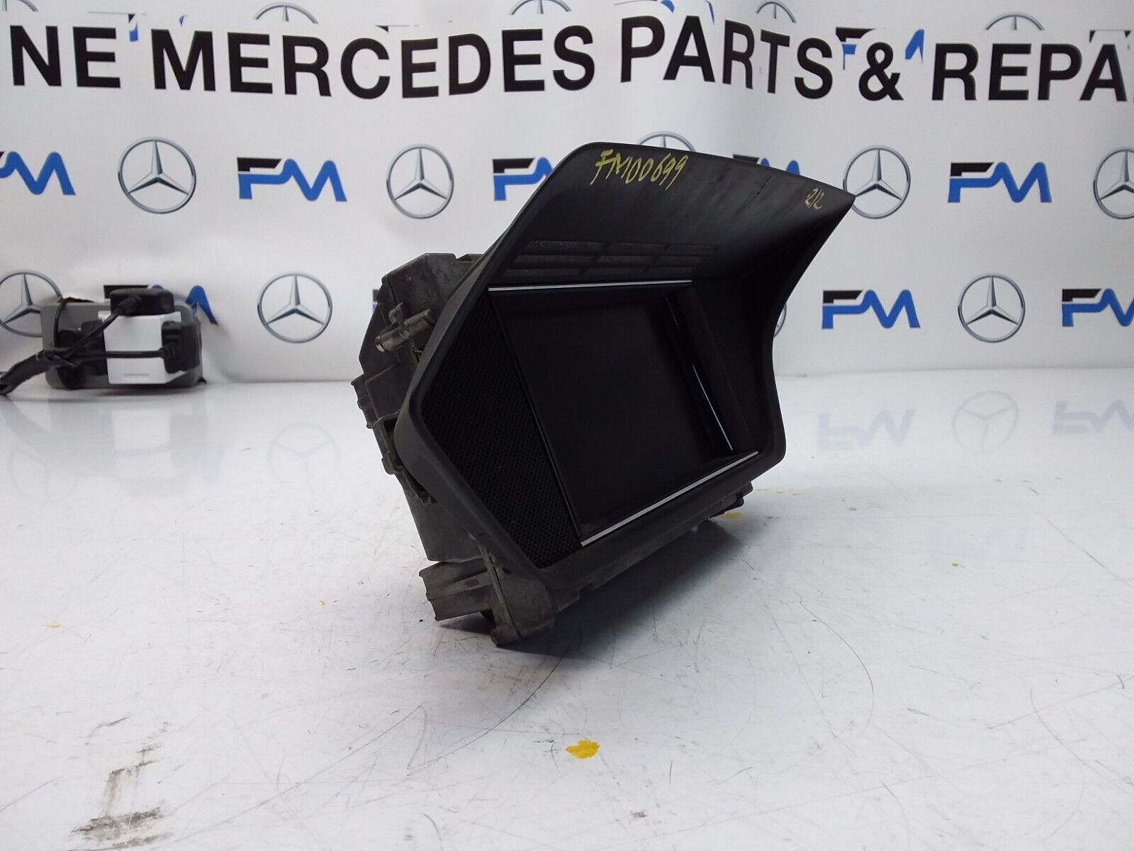MERCEDES E-CLASS W212 2009 SAT NAV MULTIMEDIA SCREEN A2129004900 FM00699