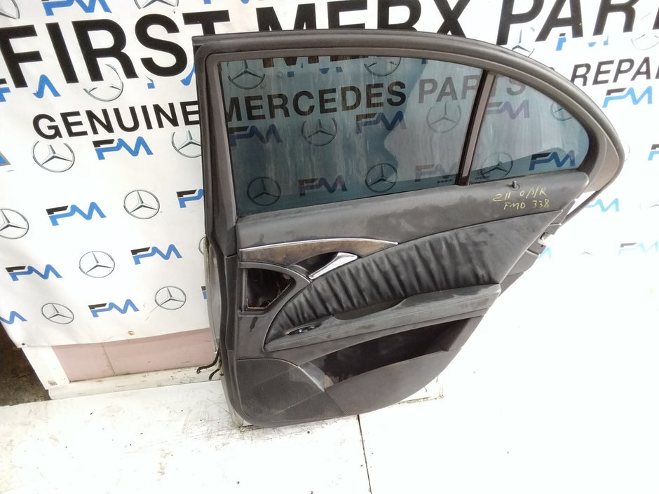 MERCEDES E-CLASS W211 SLN DRIVER REAR DOOR OSR SILVER 2003-09 COMPLETE FMD338