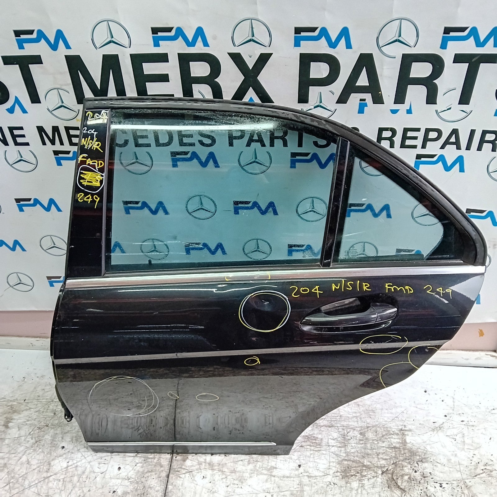 MERCEDES C-CLASS W204 SLN PASSENGER REAR DOOR NSR BLACK 2008-14 COMPLETE FMD249
