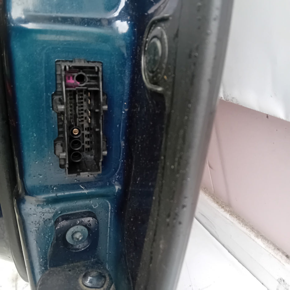 MERCEDES E-CLASS W213 PASSENGER SIDE FRONT DOOR N/S/F BLUE COMPLETE FMD137