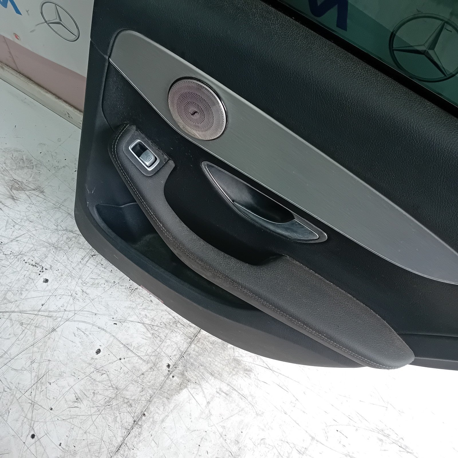 MERCEDES ESTATE C-CLASS W205 DRIVER REAR DOOR O/S/R GREY COMPLETE 2014-22 FMD141
