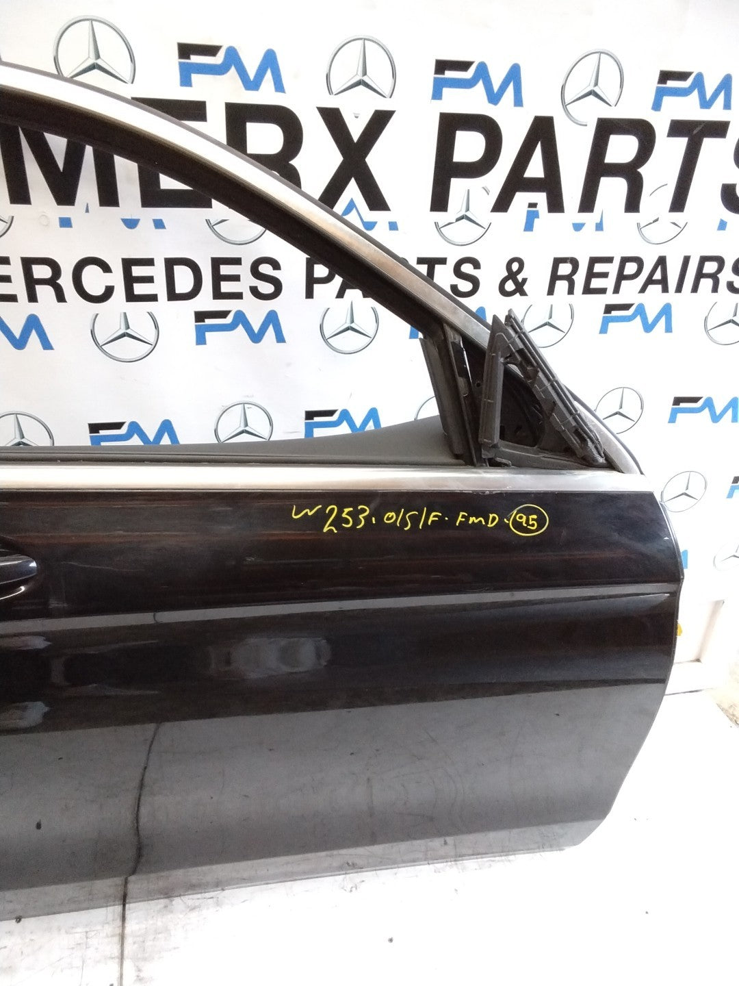 MERCEDES BENZ  GLC W253 DRIVER SIDE FRONT DOOR O/S/F COMPLETE BLACK FMD95