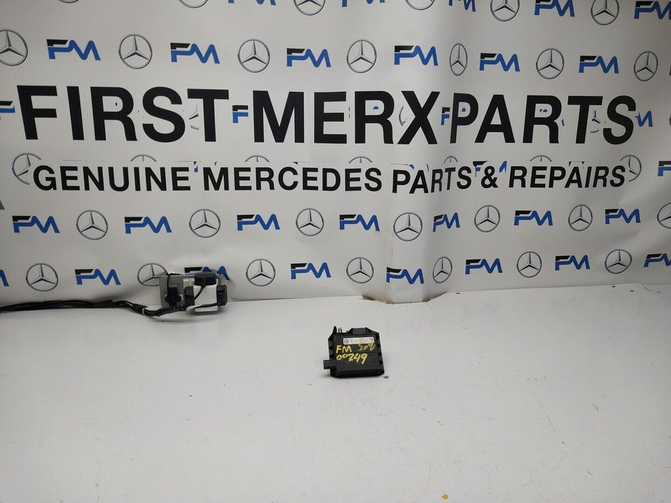 Mercedes W213 W205 W218 W238 W253 Negative Battery Tray Clamp A0009061505FM00249
