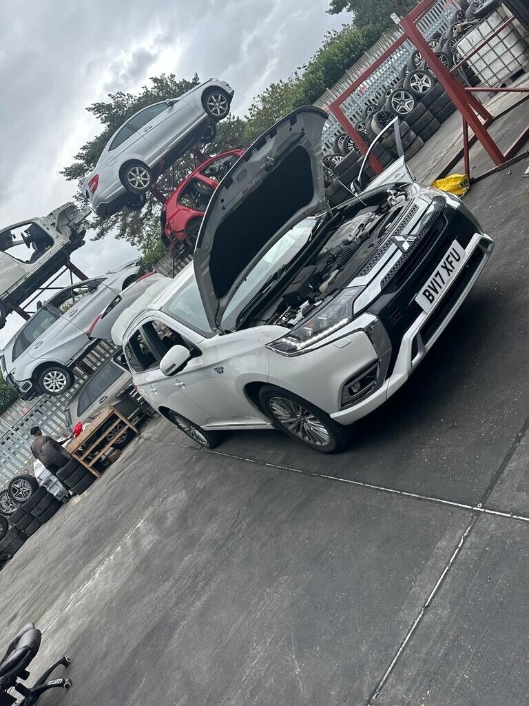 MITSUBISHI OUTLANDER 2017/BREAKING- HEAD LIGHT , TAIL LIGHT & WING MIRROR
