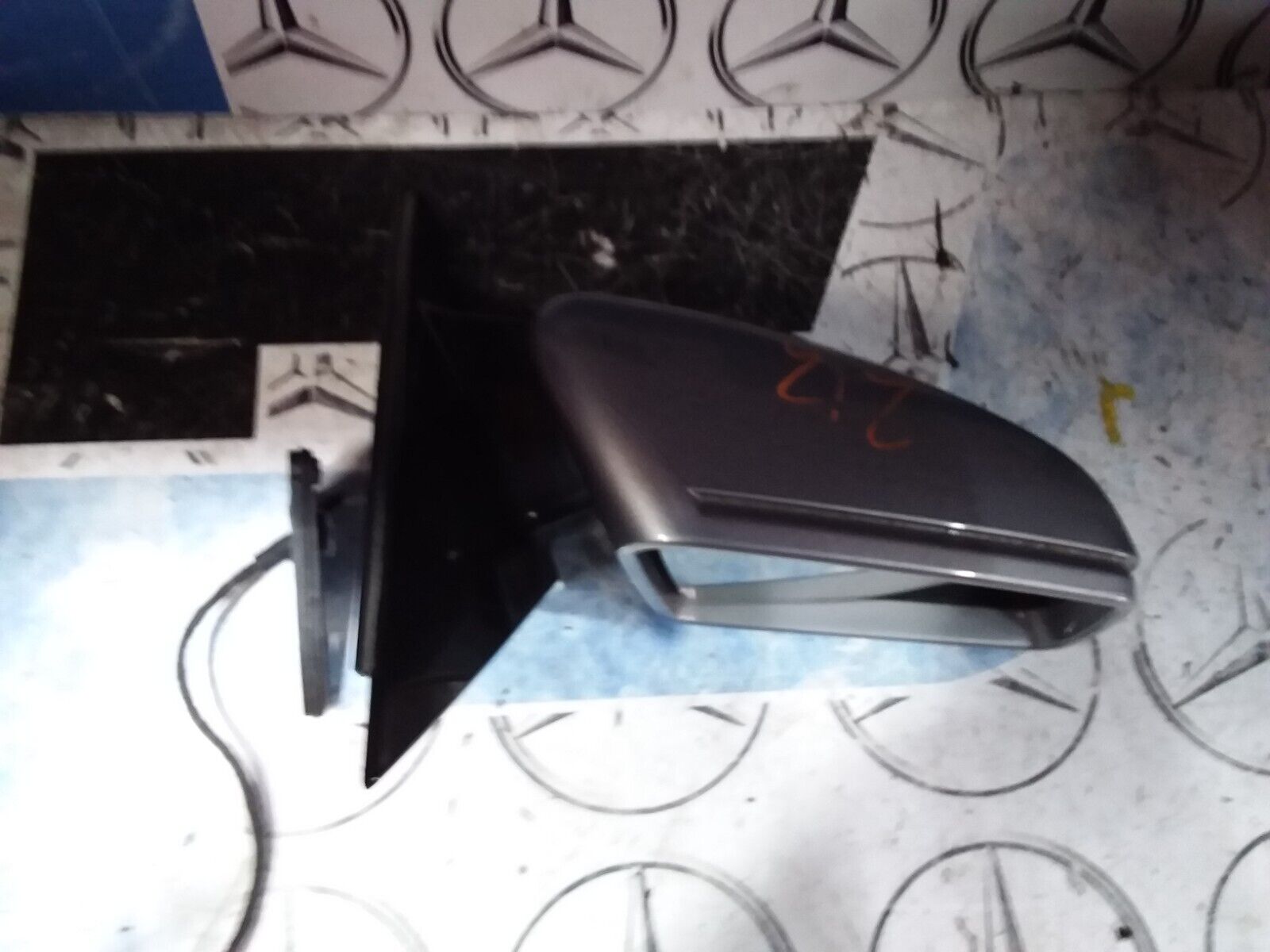 MERCEDES BENZ E CLASS W212 2009-13 DRIVER SIDE DOOR MIRROR SILVER - PUDDLE LIGHT