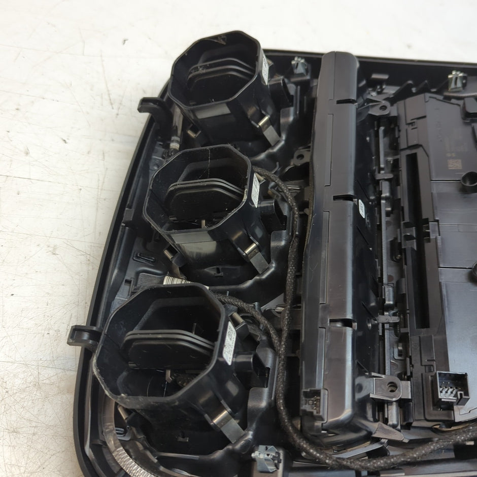  MERCEDES E-CLASS W205 CENTRE CONSOLE + 3 AIR VENT A2054402032 FM001407