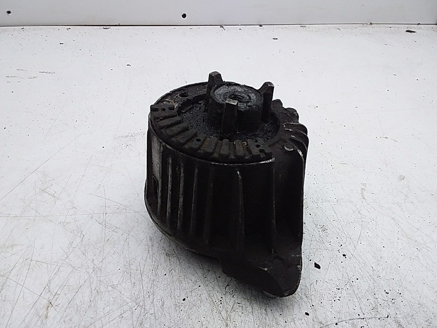 MERCEDES BENZ  E-CLASS  W212  ENGINE MOUNT LEFT NS A2122406317 FMR360