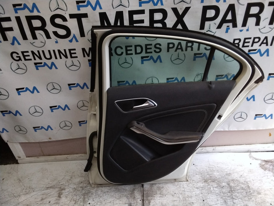 MERCEDES C-CLASS W176 DRIVER REAR DOOR OSR WHITE 2012-18 COMPLETE FMD323