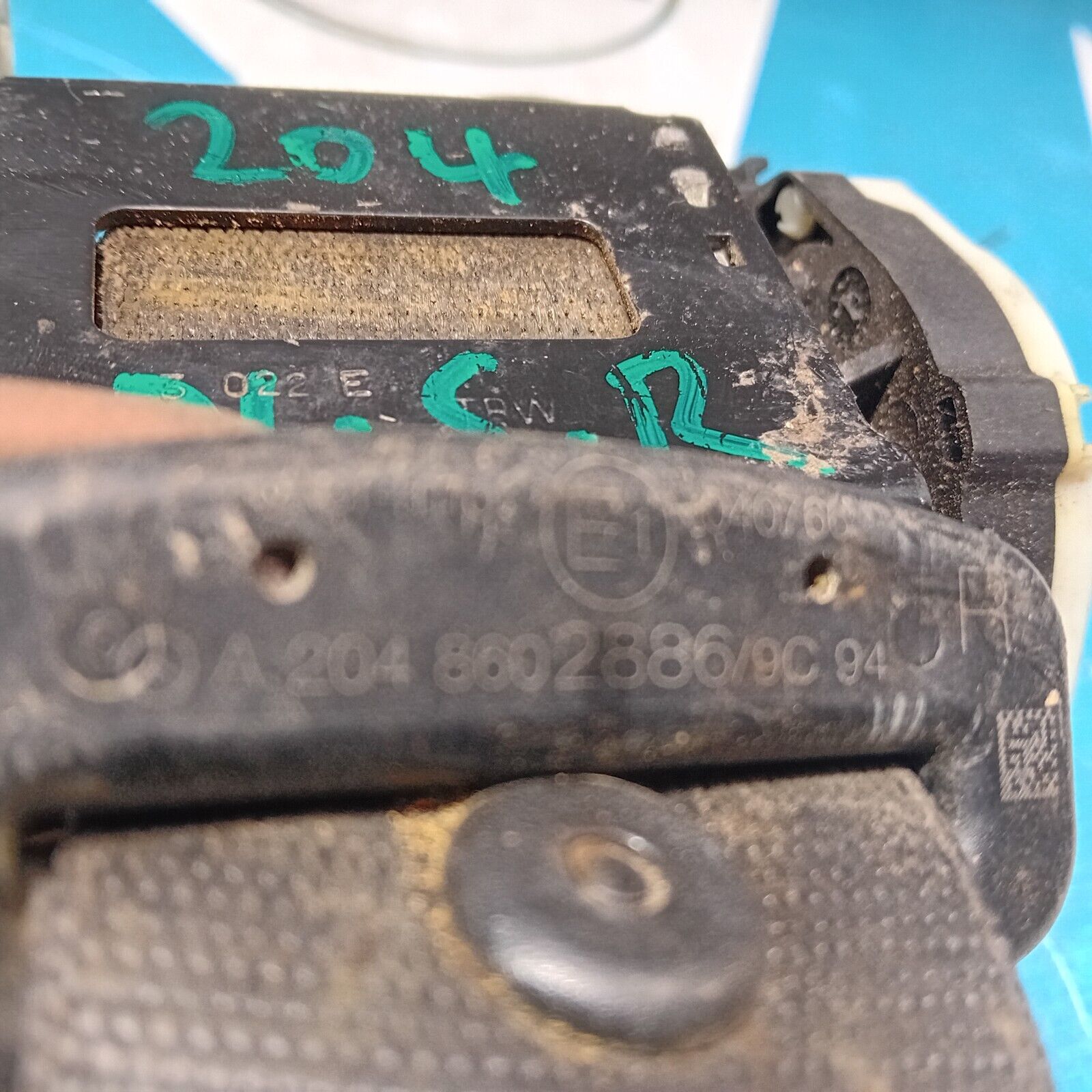 MERCEDES C CLASS SEAT BELT REAR RIGHT A2048608386 2007 - 2015