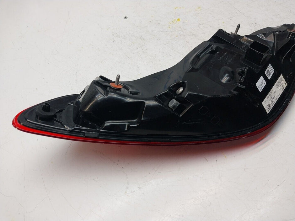 MERCEDES-BENZ C CLASS DRIVER TAIL LIGHT RIGHT Saloon 22-24 A2069068901 FMT12