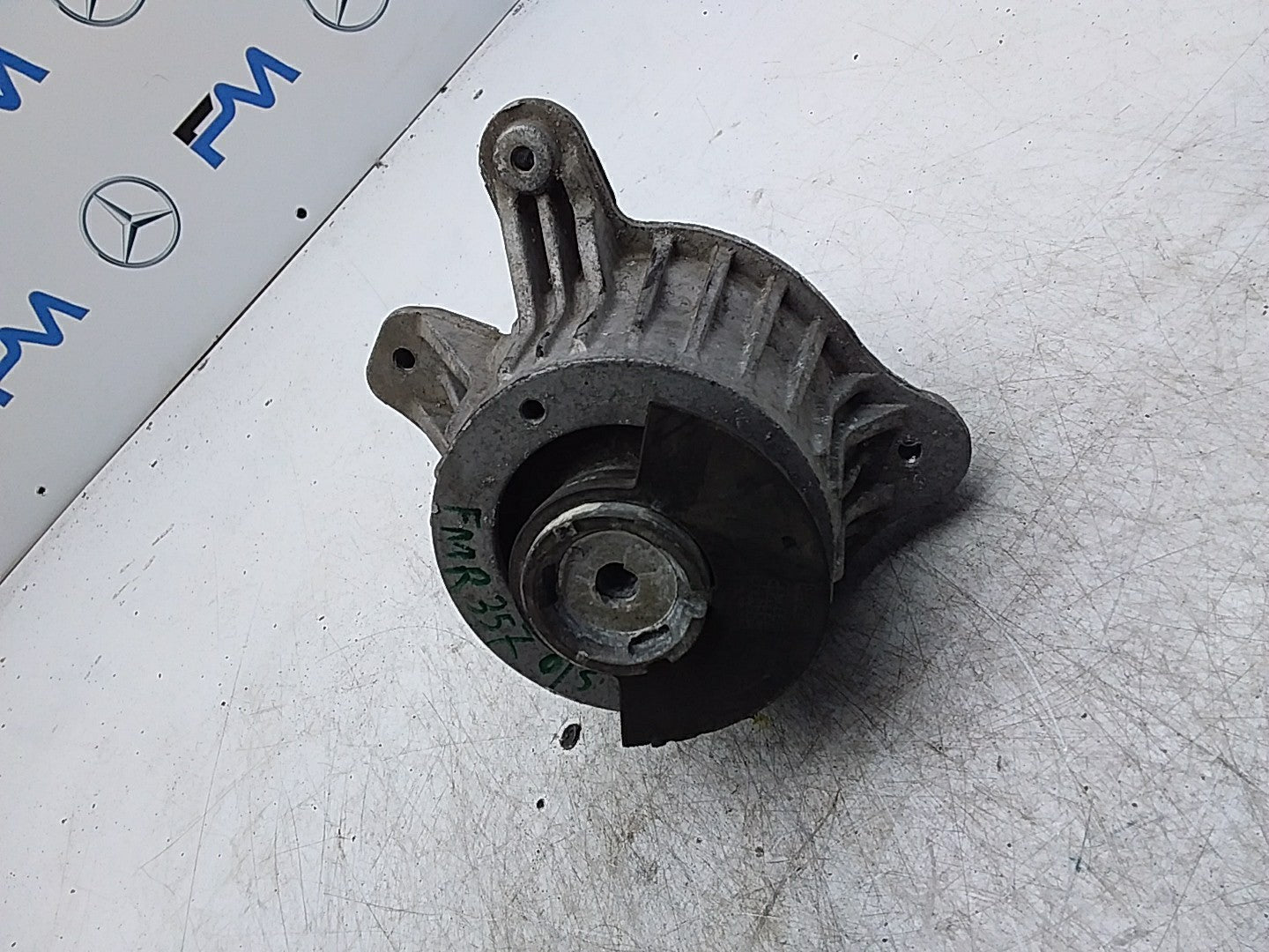 MERCEDES BENZ  E-CLASS  W213  ENGINE MOUNT RIGHT OS A2132400600 FMR357