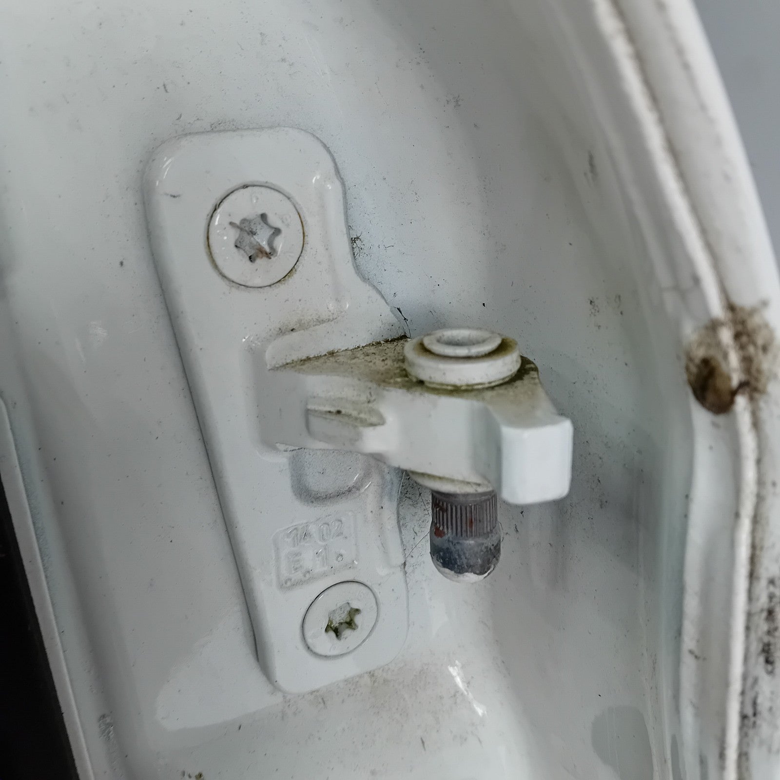 MERCEDES BENZ C-CLASS W205 PASSENGER SIDE REAR DOOR N/S/R WHITE FMD121