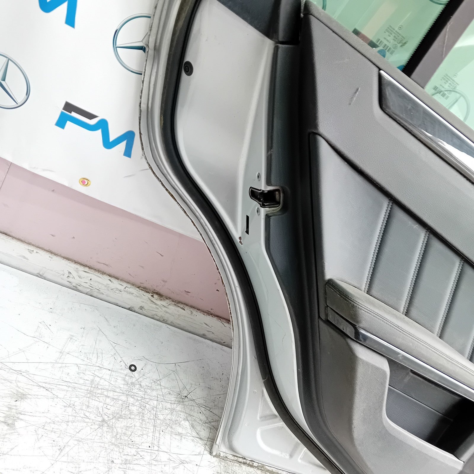 MERCEDES E-CLASS W212 DRIVER REAR DOOR OSR  2009-16 SILVER COMPLETE FMD389