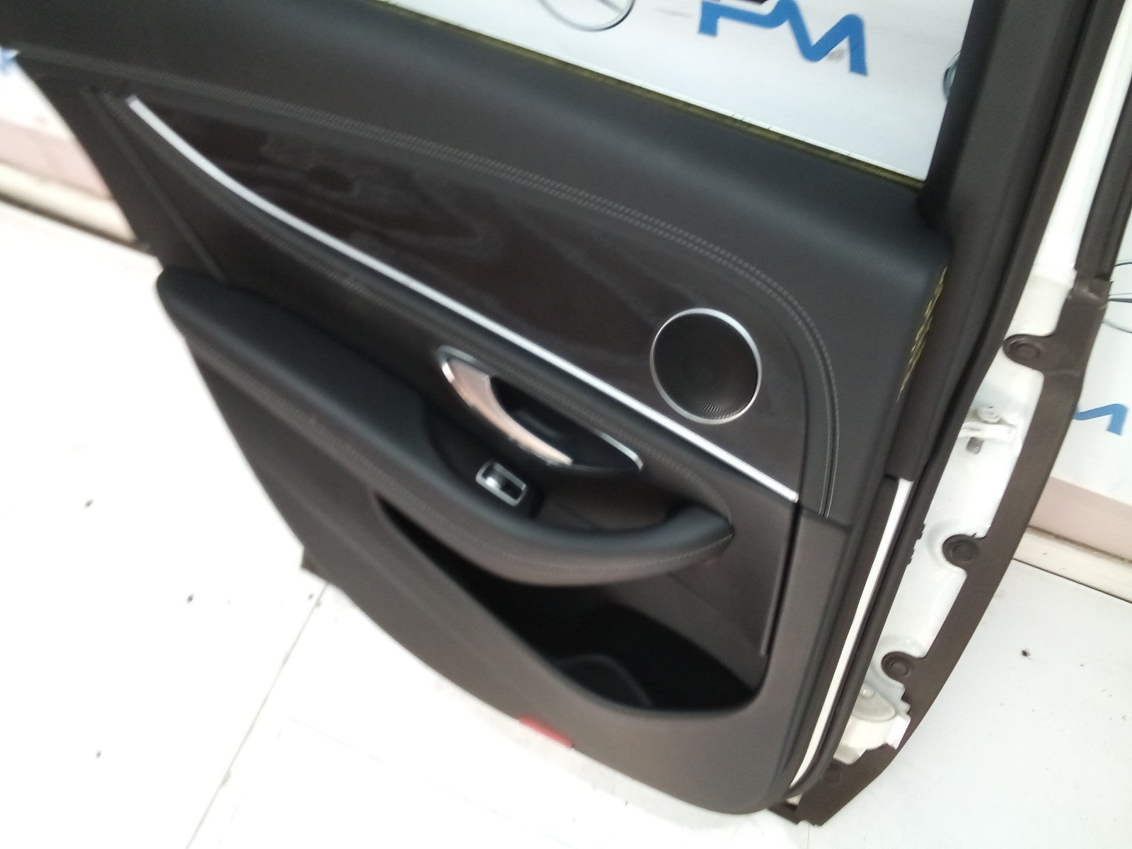 MERCEDES E CLASS W213 SALOON PASSENGER REAR DOOR (NEAR SIDE REAR) WHITE FMD22