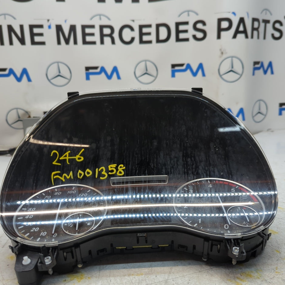MERCEDES B-CLASS W246 SPEEDOMETER INSTRUMENT CLUSTER BLACK A2469002107 FM001358