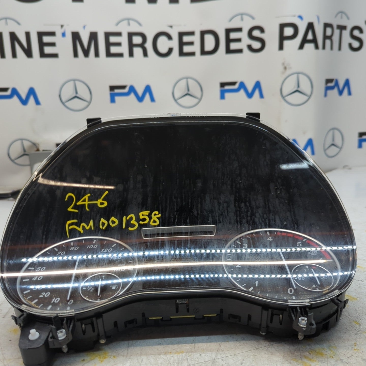 MERCEDES B-CLASS W246 SPEEDOMETER INSTRUMENT CLUSTER BLACK A2469002107 FM001358