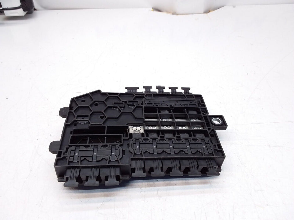 Mercedes E-Class W213 Front Inboard Fuxebox Module Unit A2135406200 FM00362