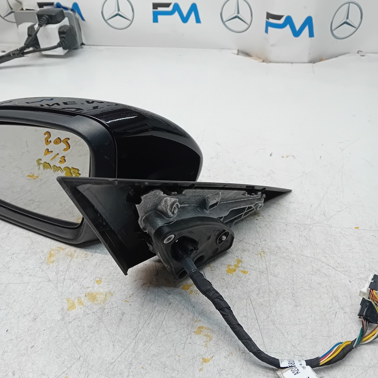 MERCEDES C-CLASS  W205 PASSENGER SIDE WING MIRROR A2058104702 BLACK PL FMM37