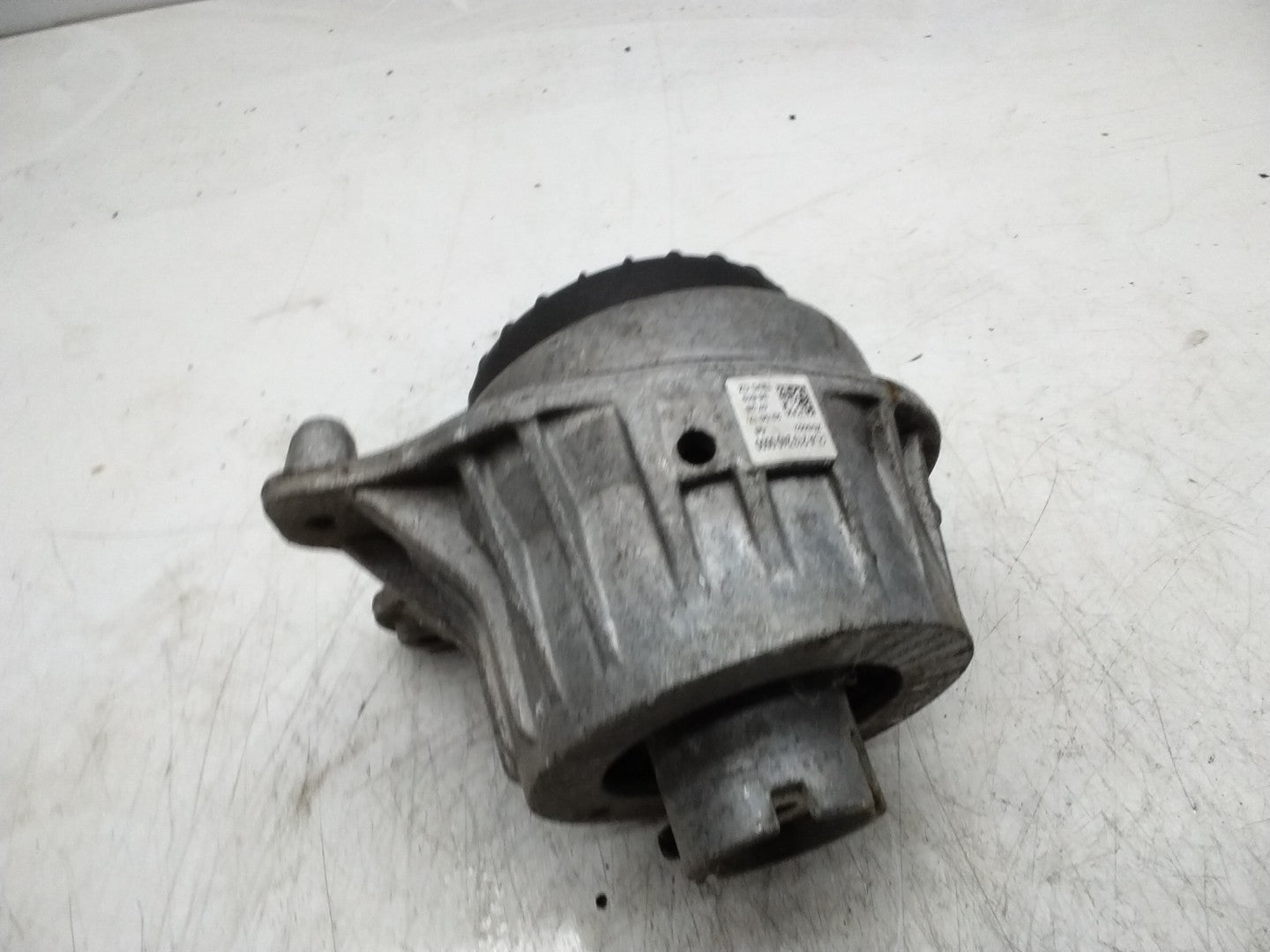 MERCEDES BENZ  E-CLASS W213 ENGINE SUPPORT BRACKET LEFT A2132400500 FMR68