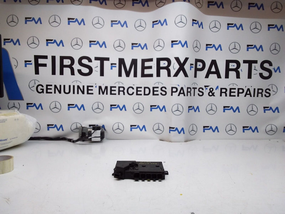 Mercedes C-Class W205 Front Inboard Fuxebox Module Unit A2055402850 FM00355