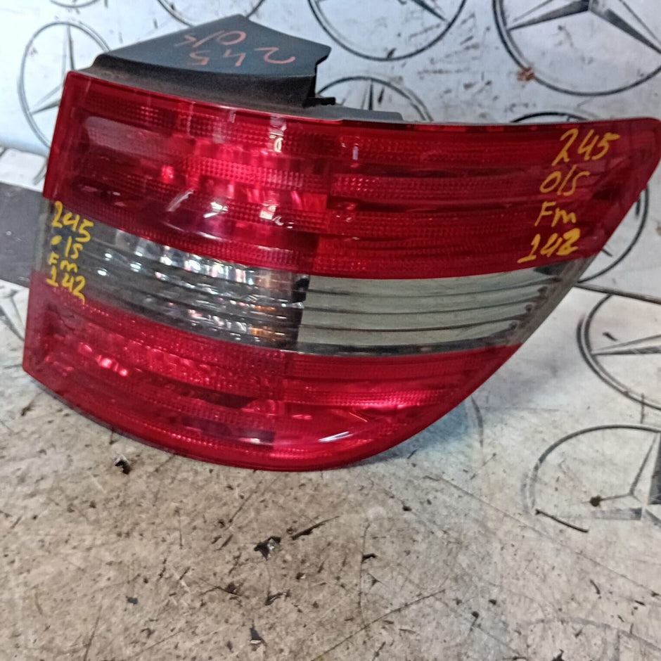 MERCEDES BENZ  B-CLASS W245  2005-2011 DRIVER SIDE ( OFF SIDE )  TAIL LIGHT