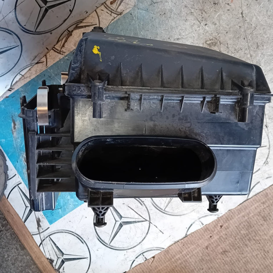 MERCEDES CLA , A-CLASS  AIR FILTER CLEANER BOX 2.1 DIESEL A6450900001