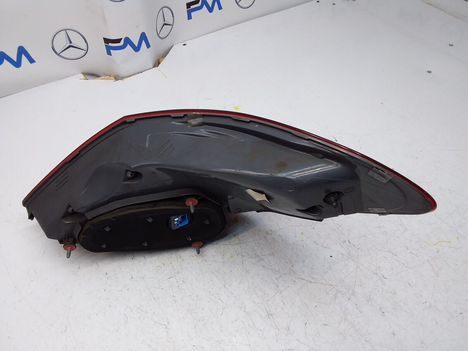 MERCEDES  C CLASS W205 REAR PASSENGER SIDE LED LIGHT A2059061357 FMT16 2016