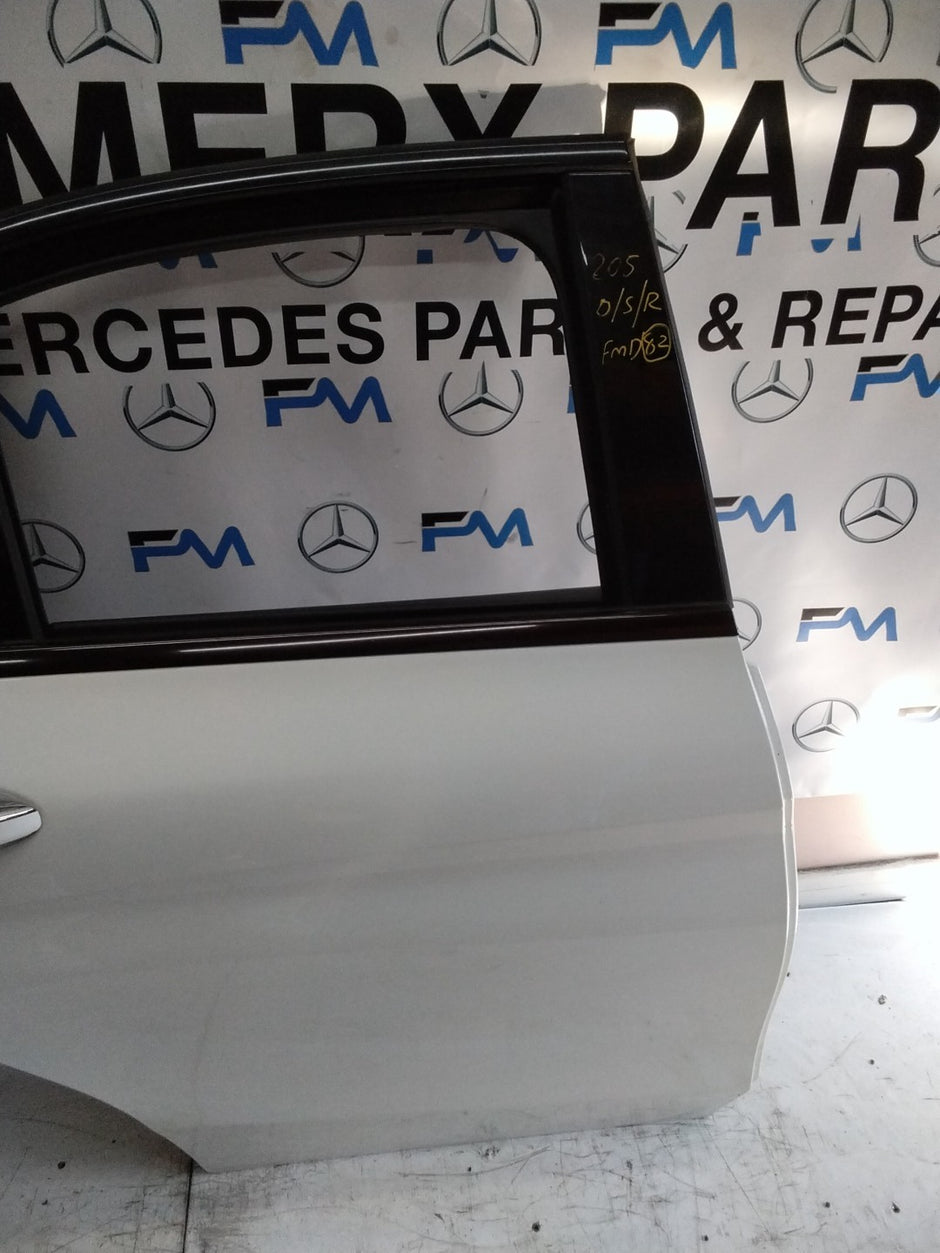 MERCEDES BENZ  C-CLASS W205 DRIVER SIDE REAR DOOR O/S/R COMPLETE WHITE FMD82