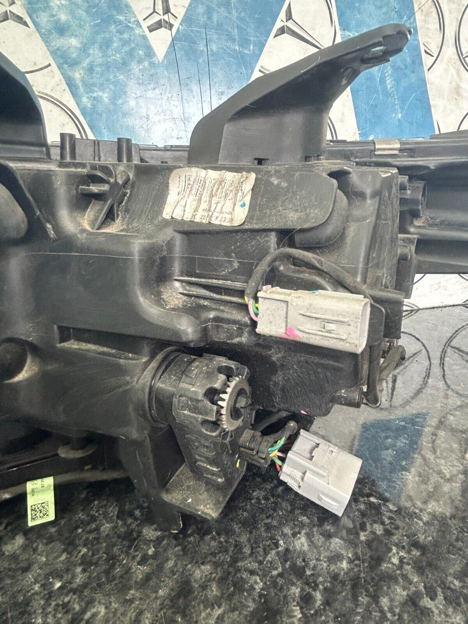 MITSUBISHI OUTLANDER  MK3 HEADLIGHT 2015-2018 RIGHT SIDE FMH80