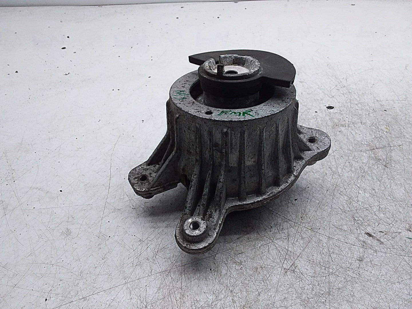 MERCEDES BENZ  E-CLASS COUPE C238  ENGINE MOUNT LEFT NS A2382400200 FMR339