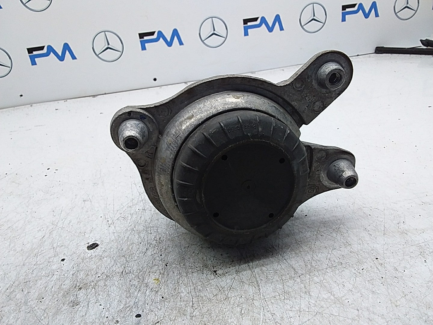 MERCEDES BENZ  E-CLASS  W213  ENGINE MOUNT RIGHT OS A2132400800 FMR358
