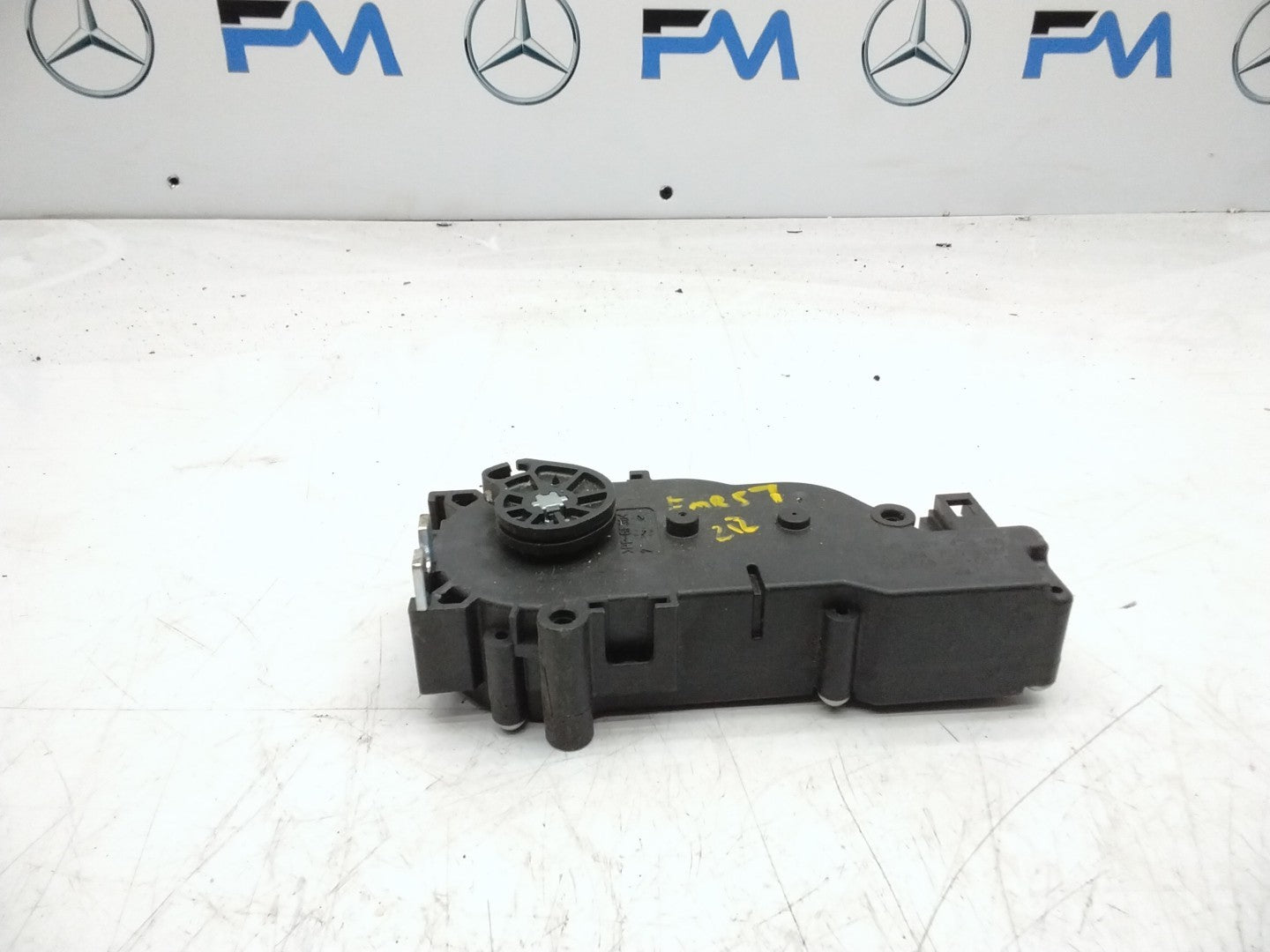 MERCEDES MERCEDES E-CLASS W212 REAR TAILGATE LOCK ACTUATOR  A2047500060 FMR57
