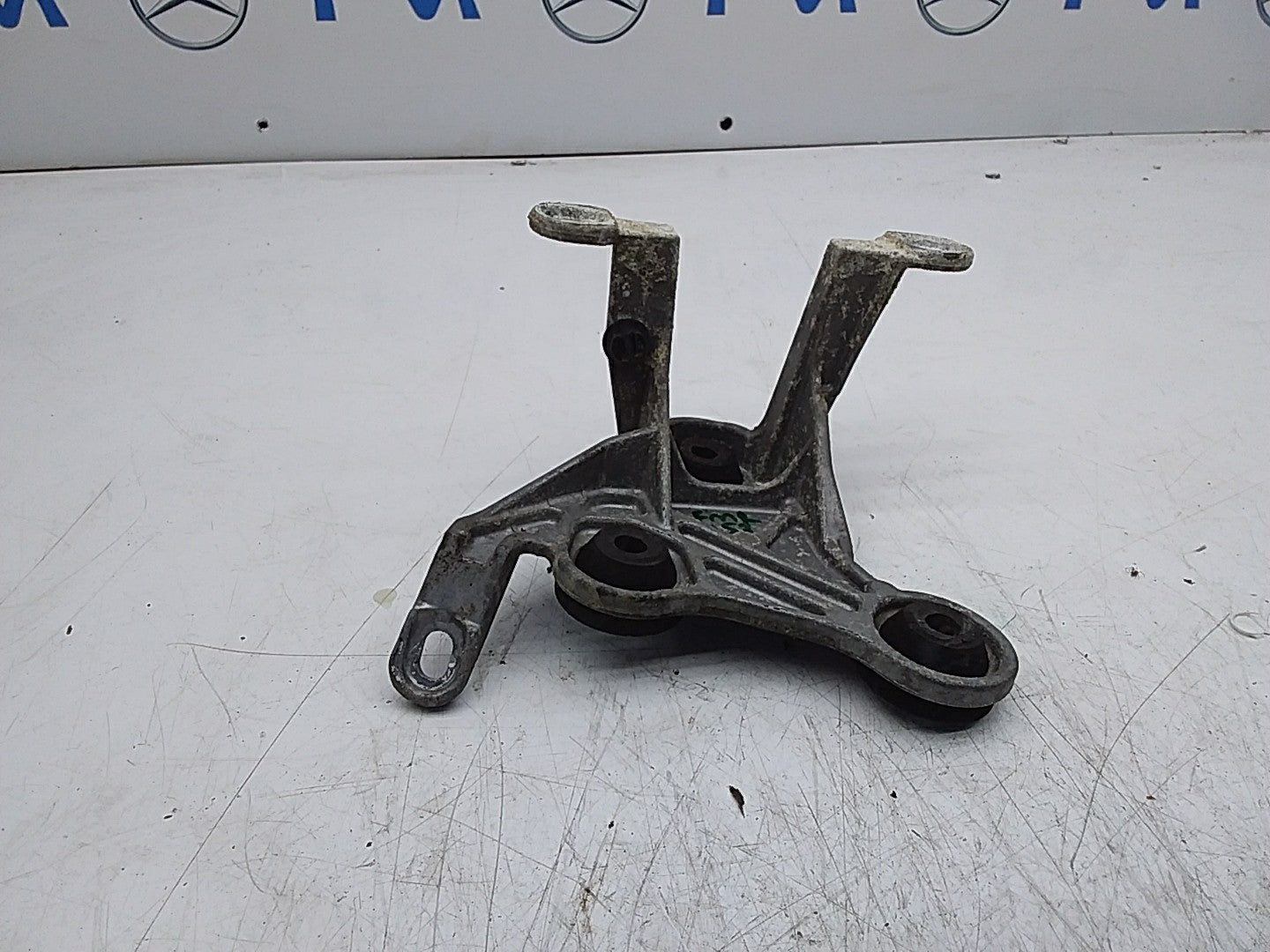 MERCEDES E-CLS W207 ABS PUMP BRACKET A2044300110 FMR253