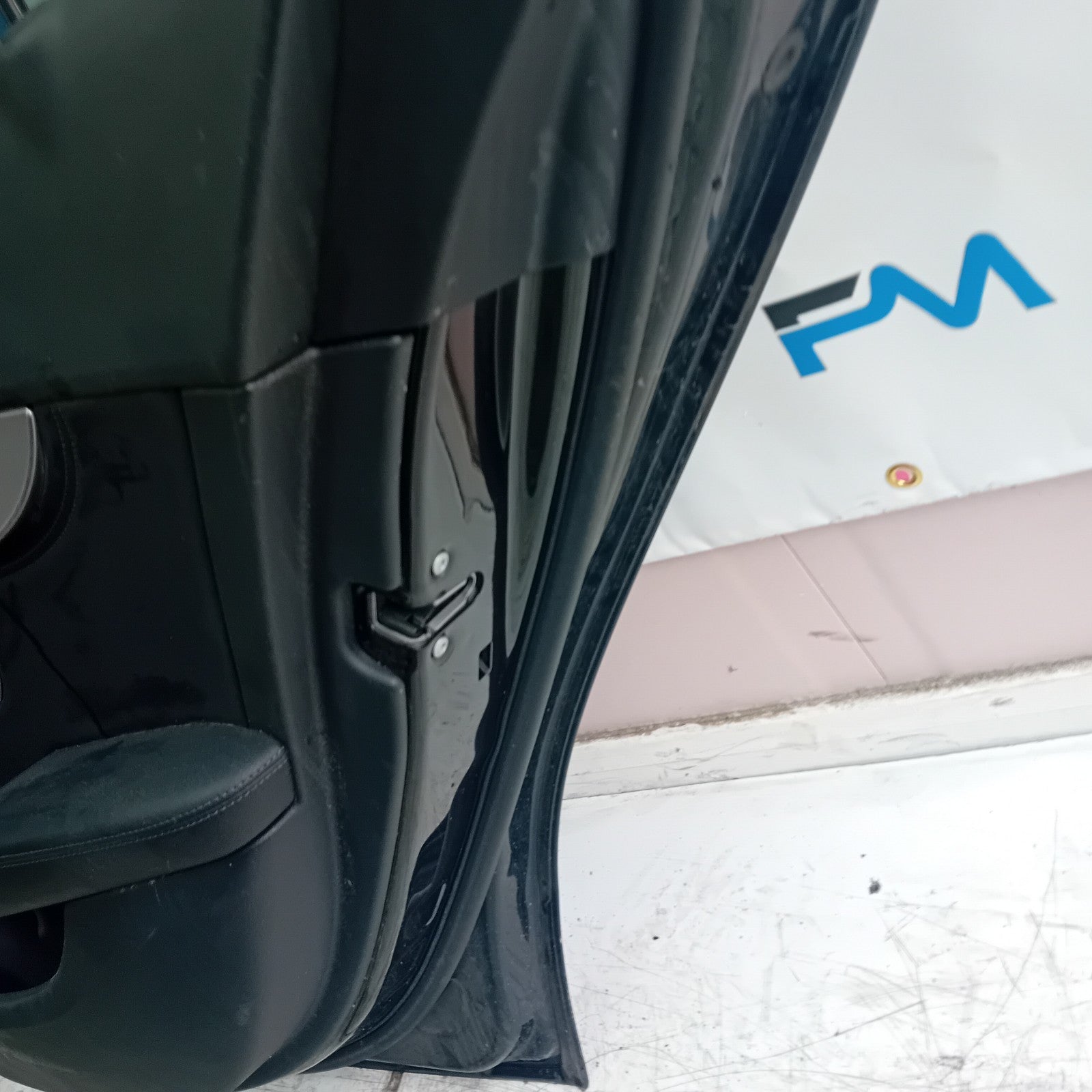 MERCEDES BENZ C-CLASS W205 DRIVER SIDE REAR DOOR O/S/R BLACK  COMPLETE FMD147