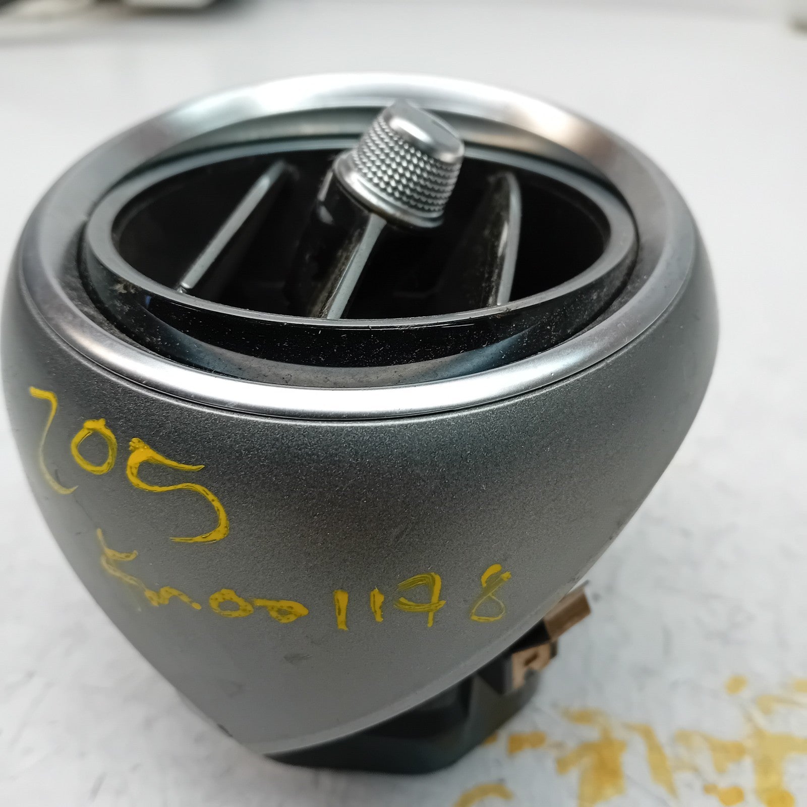 MERCEDES C-CLASS W205 DASHBOARD AIR VENT DRIVER SIDE 2014 A2058304400 FM001178