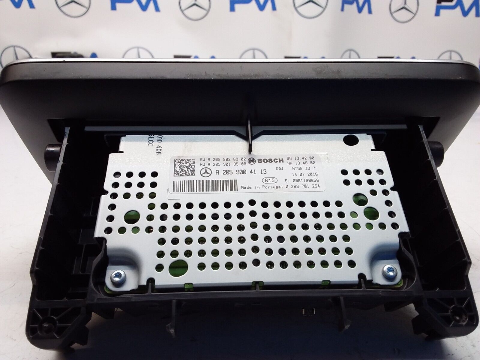 MERCEDES C-CLASS W205 2016 SAT NAV MULTIMEDIA SCREEN A2059004113 FM00676
