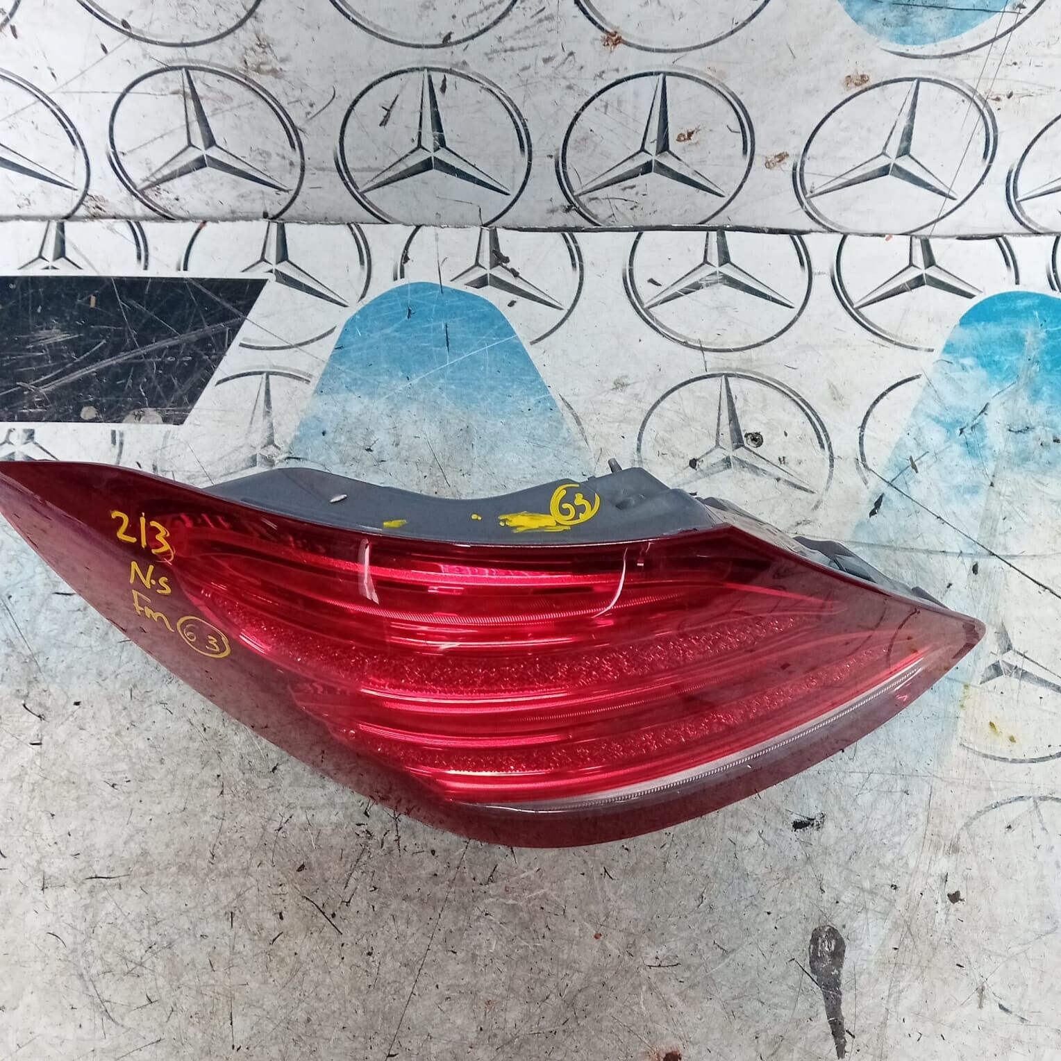 MERCEDES BENZ E-CLASS W213 E63 PASSENGER SIDE (NEAR SIDE) REAR LIGHT A2139067900