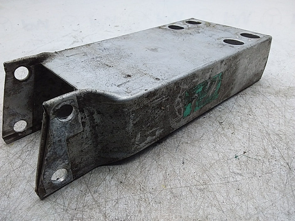 MERCEDES C-CLASS W205 BUMPER REINFORCEMENT BRACKET RIGHT SIDE A2056200495 FMR272