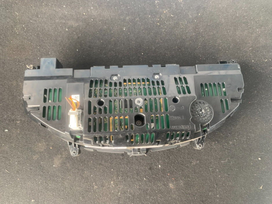2015 MERCEDES E CLASS 2.1L Diesel Speedometer Speedo Clocks A2129007329
