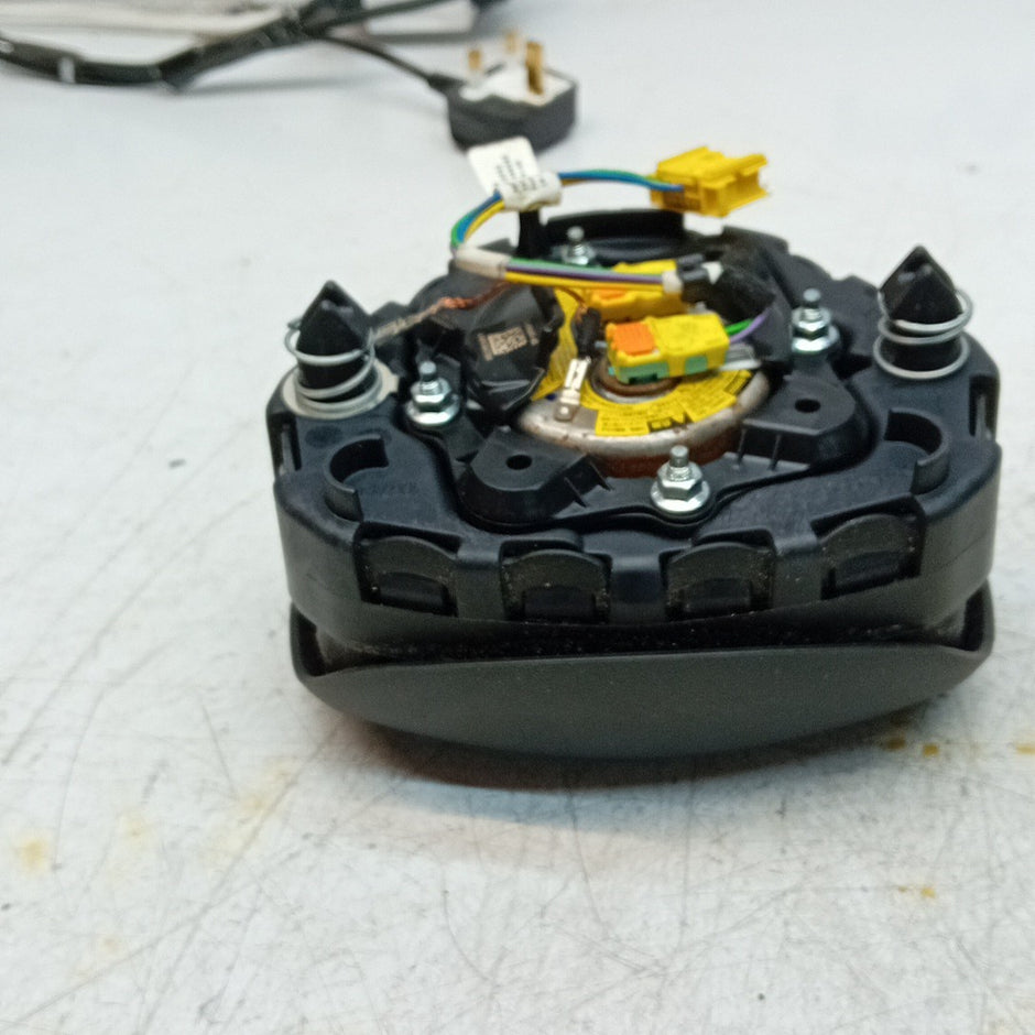 MERCEDES BENZ C-CLASS W204 STEERING WHEEL AIRBAG DRIVER OS RIGHT Q6 FM001528