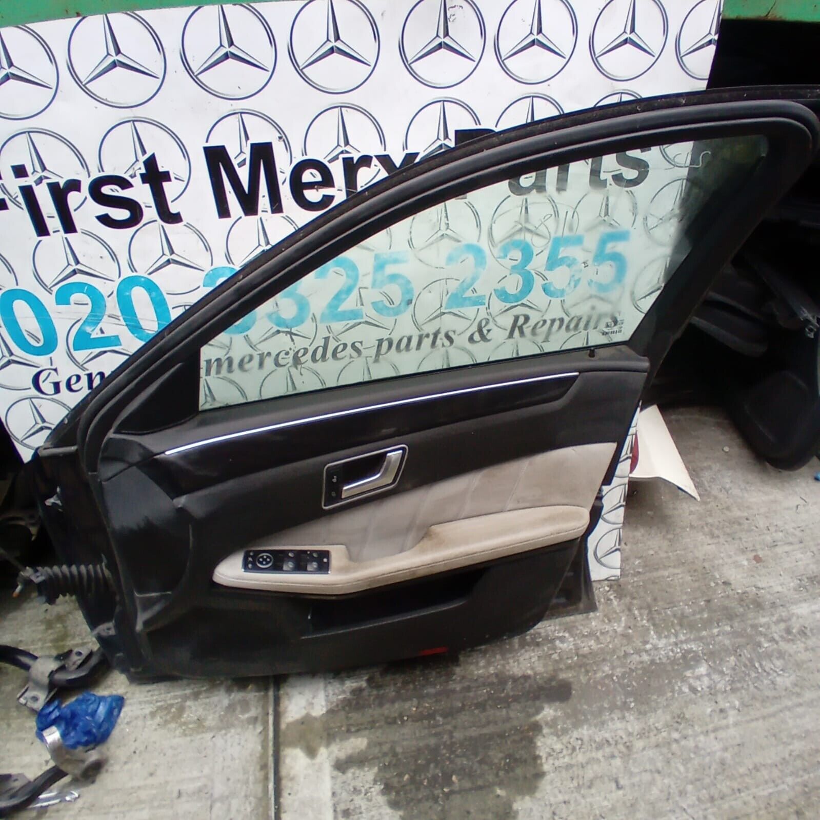 MERCEDES BENZ E-CLASS W212 DRIVER SIDE FRONT DOOR ( OFF SIDE FRONT )