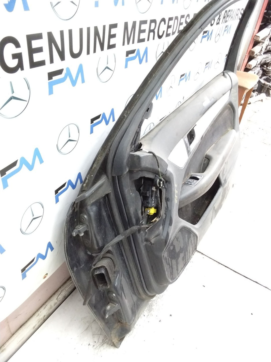 MERCEDES BENZ  C-CLASS W204 SLN DRIVER FRONT DOOR OSF GREY 2008-14 FMD557