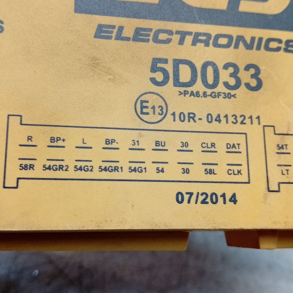MITSUBISHI OUTLANDER MK3 TOW TRAILER CONTROL MODULE  2014-2021 FM001623